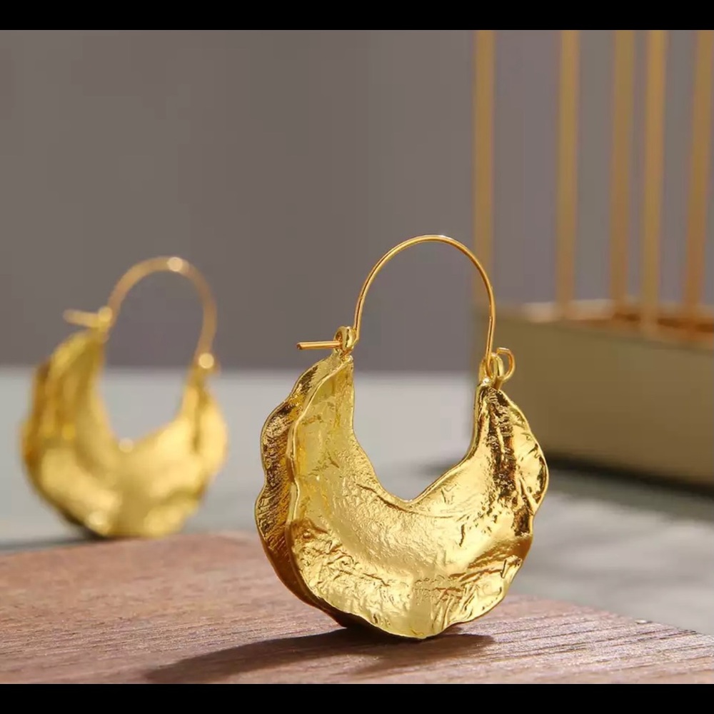 Chunky gold earrings